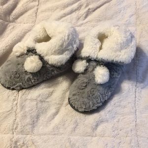 Cuddl duds super soft hard bottom slippers 5/6